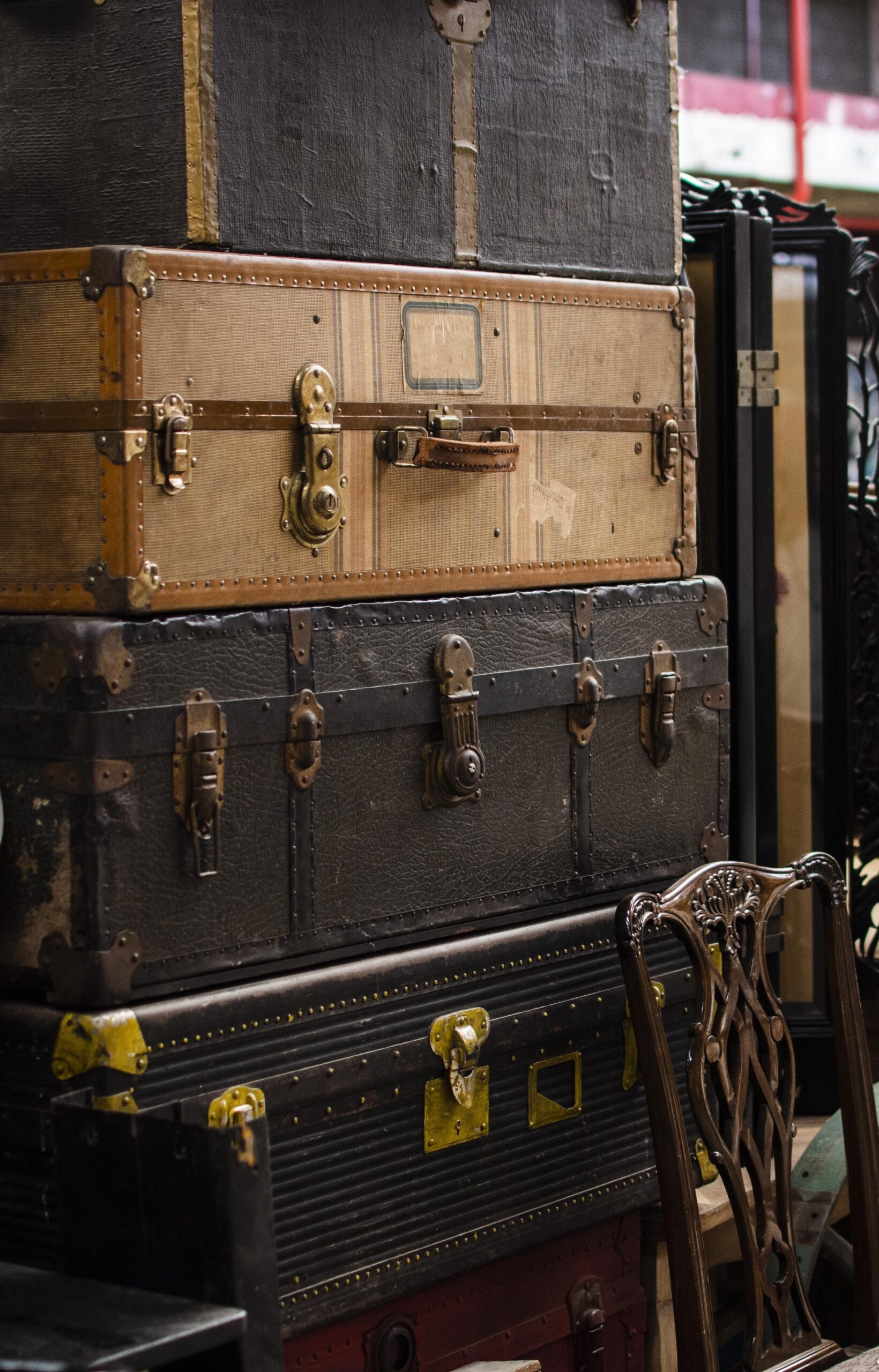 Maison DeLafaix- high-end furniture rental hire and prop sourcing in Paris -