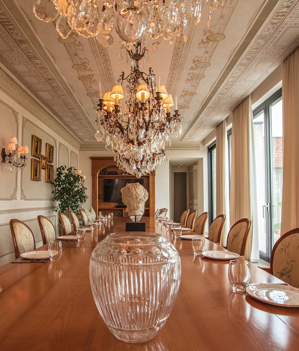 Maison De Lafaix, we offer high-end furniture rental and prop sourcing in Paris for the film, television, and advertising industries. Our collections are curated to meet the expectations of premium productions, creative agencies, and set designers seeking refined, camera-ready environments.