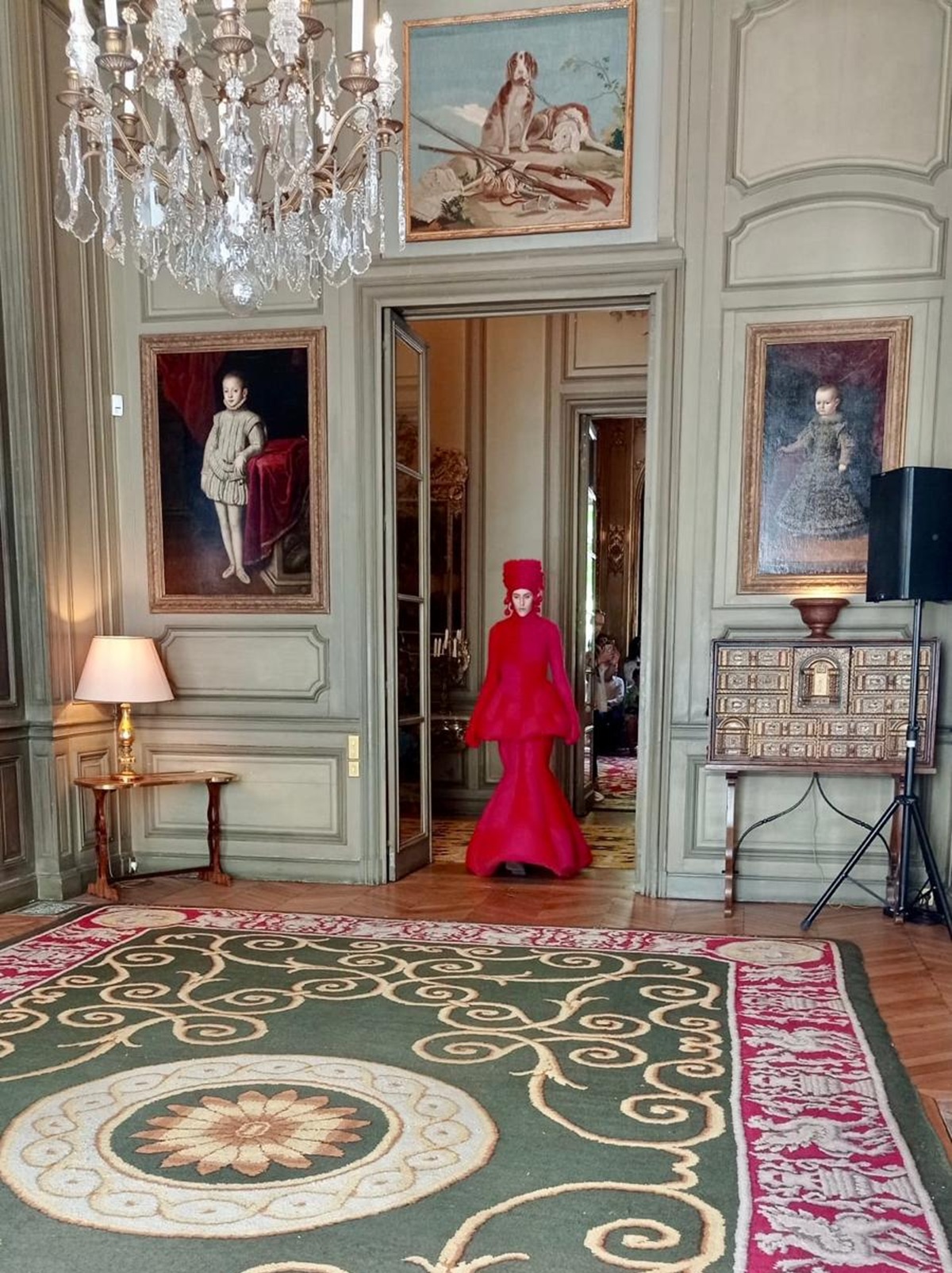 Fashion Week Paris - Showroom Paris Luxury Furniture Rental - Furniture Hire Paris