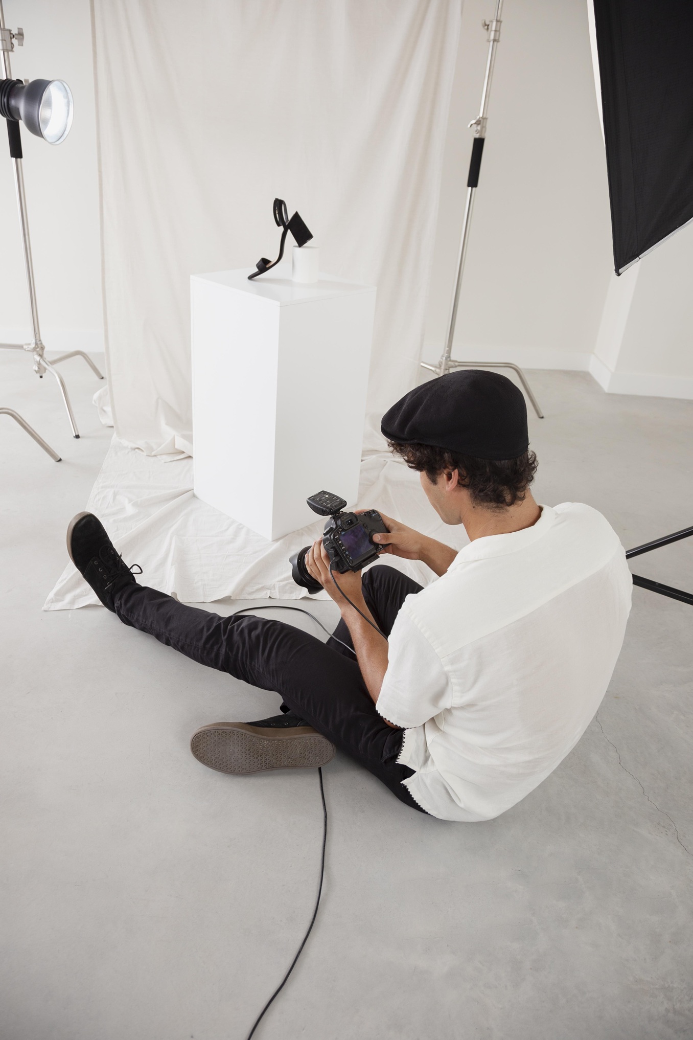 furniture rental photoshoot Paris, prop rental Paris, photoshoot furniture hire France, fashion shoot furniture Paris, styling props rental, luxury furniture hire Paris, set design photoshoot Paris;