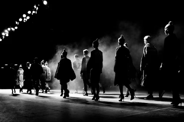 Plinth rental paris - Custom Designed Plinths Hire for Fashion Week & Luxury Brands