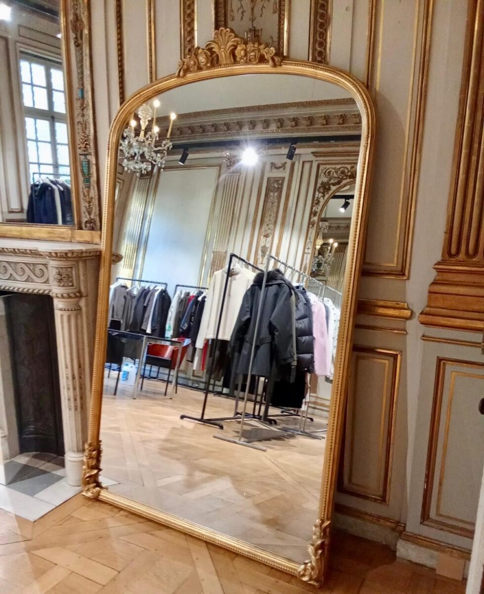 showroom furniture paris fashion week paris fashion week furniture hire clothing rack rental paris mirror rental paris showroom furniture hire paris fashion week